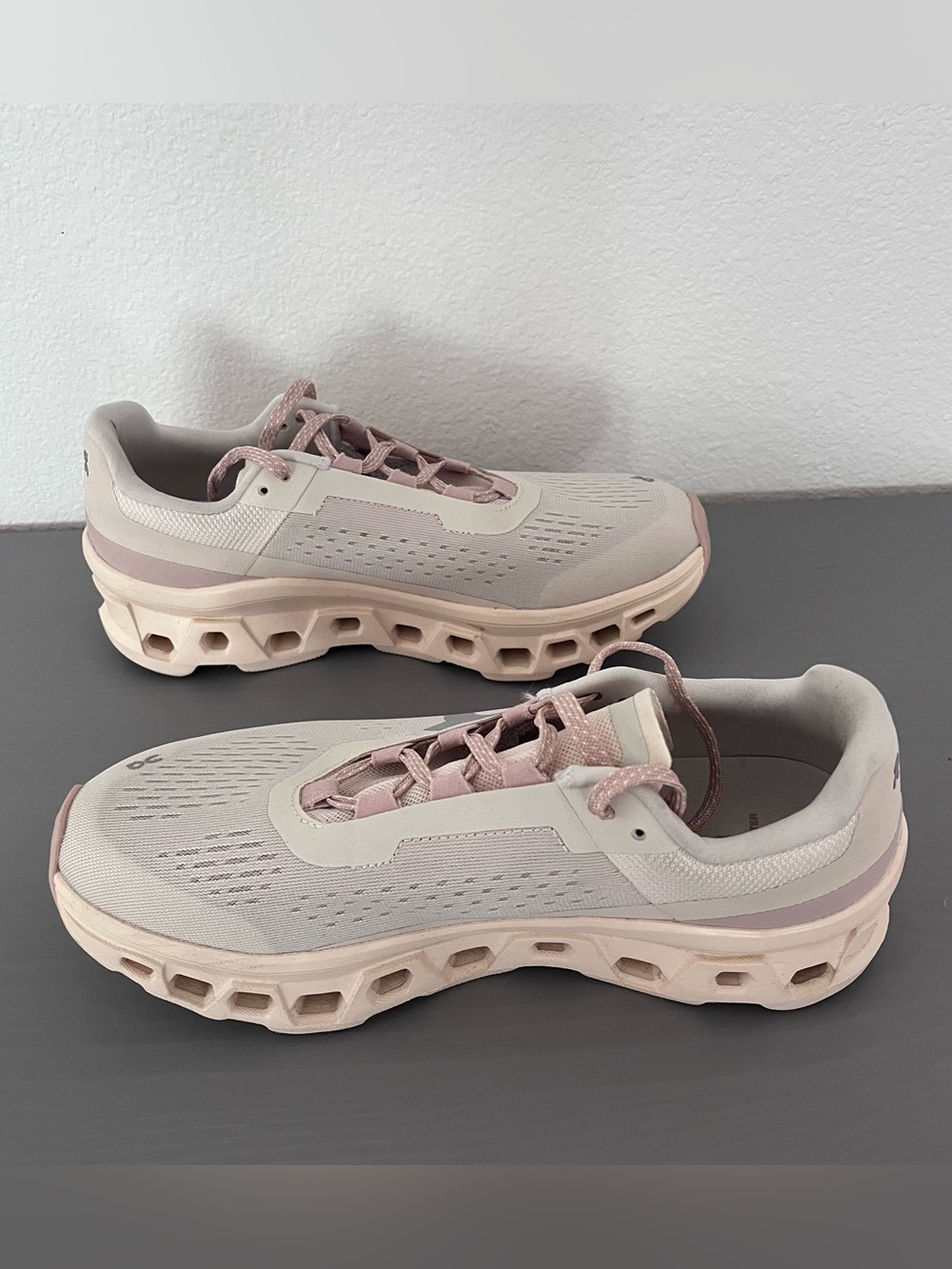 On Running Cloudmonster Moon Fawn 61.97785 Running Sneakers Shoes Women’s Sz 9.5 - Picture 3 of 7